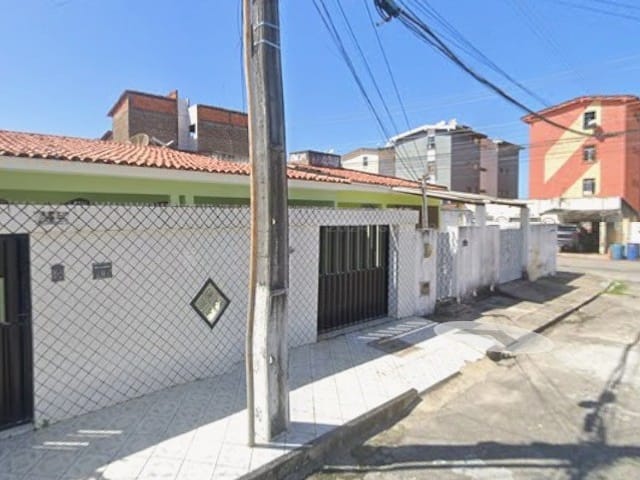 Casa 3 quartos e 1 banheiro, à venda, no bairro Farolândia em Aracaju
