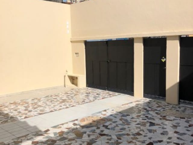 Foto do Casa - CASA COM 1 QUARTO E COM DIREITO A GARAGEM EM PIEDADE, PRÓXIMO A COMÉRCIOS DA REGIÃOS | Hilmar
