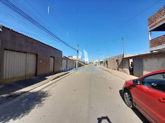 Casa 2 quartos e 2 banheiros, à venda, no bairro Espírito Santo em Vitória da Conquista