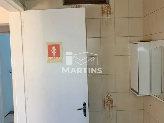 Casa à venda ou para alugar, no bairro Jardim Santa Efigênia em São Paulo
