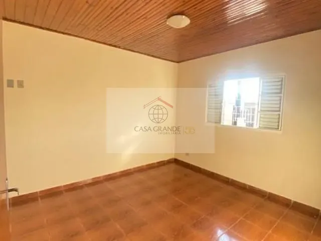 Casa com 180m² 3 quartos e 1 banheiro, à venda, no bairro Jardim Novo Horizonte em Rolândia