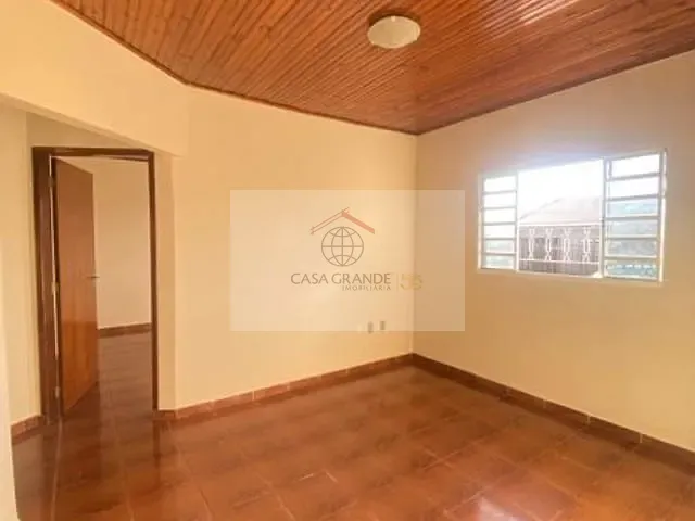 Casa com 180m² 3 quartos e 1 banheiro, à venda, no bairro Jardim Novo Horizonte em Rolândia