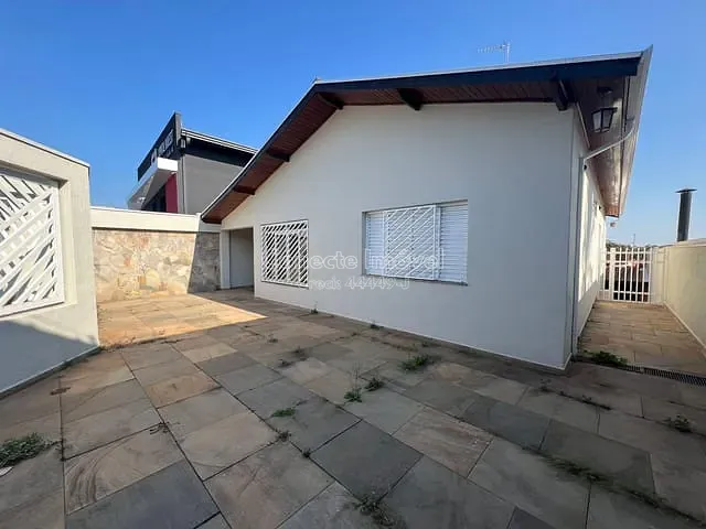 Casa com 254m² 2 quartos e 2 banheiros, à venda, no bairro Jardim São João em Jaguariúna