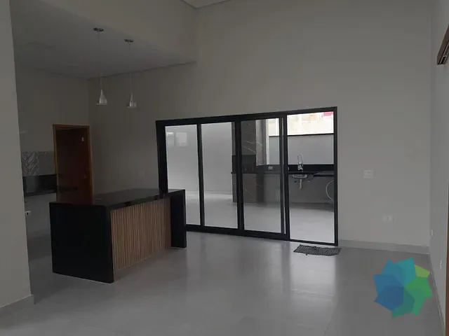 Casa com 364m² 3 quartos e 2 banheiros, à venda, no bairro Condomínio Lagos D'Icaraí em Salto