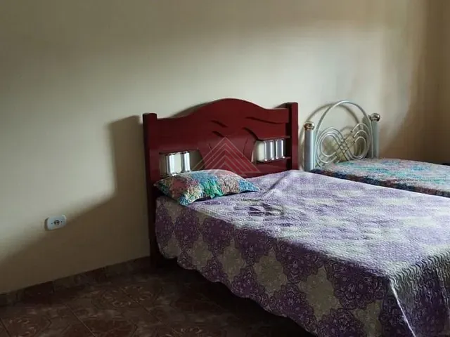 Casa com 325m² 3 quartos e 2 banheiros, para alugar, no bairro Jardim Esperança em Mauá