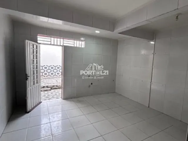 Casa 3 quartos e 1 banheiro, à venda, no bairro Centro em Petrolina