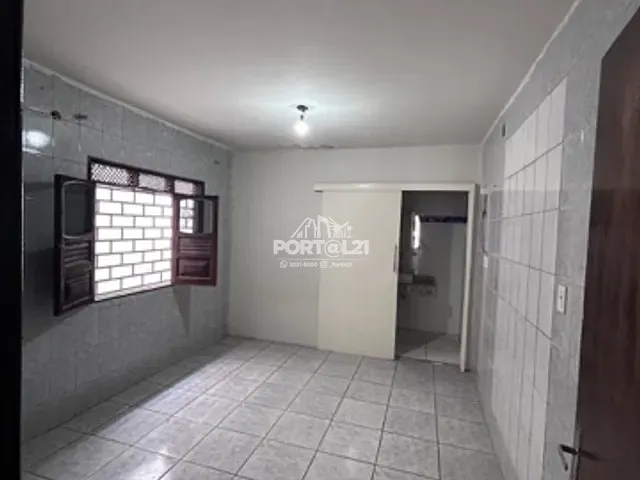 Casa 3 quartos e 1 banheiro, à venda, no bairro Centro em Petrolina