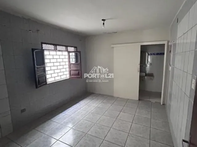 Casa 3 quartos e 1 banheiro, à venda, no bairro Centro em Petrolina