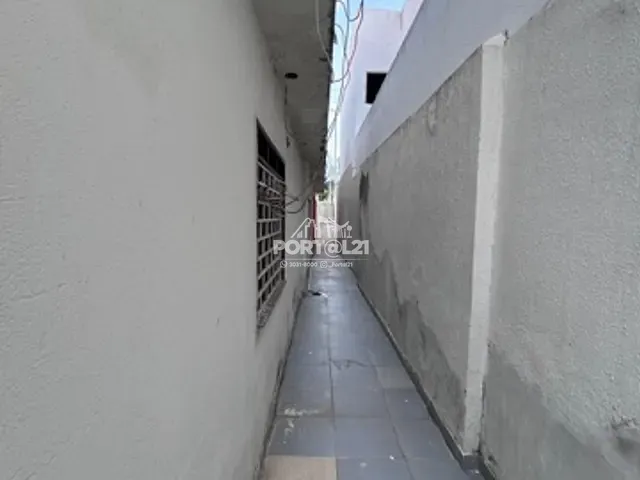 Casa 3 quartos e 1 banheiro, à venda, no bairro Centro em Petrolina