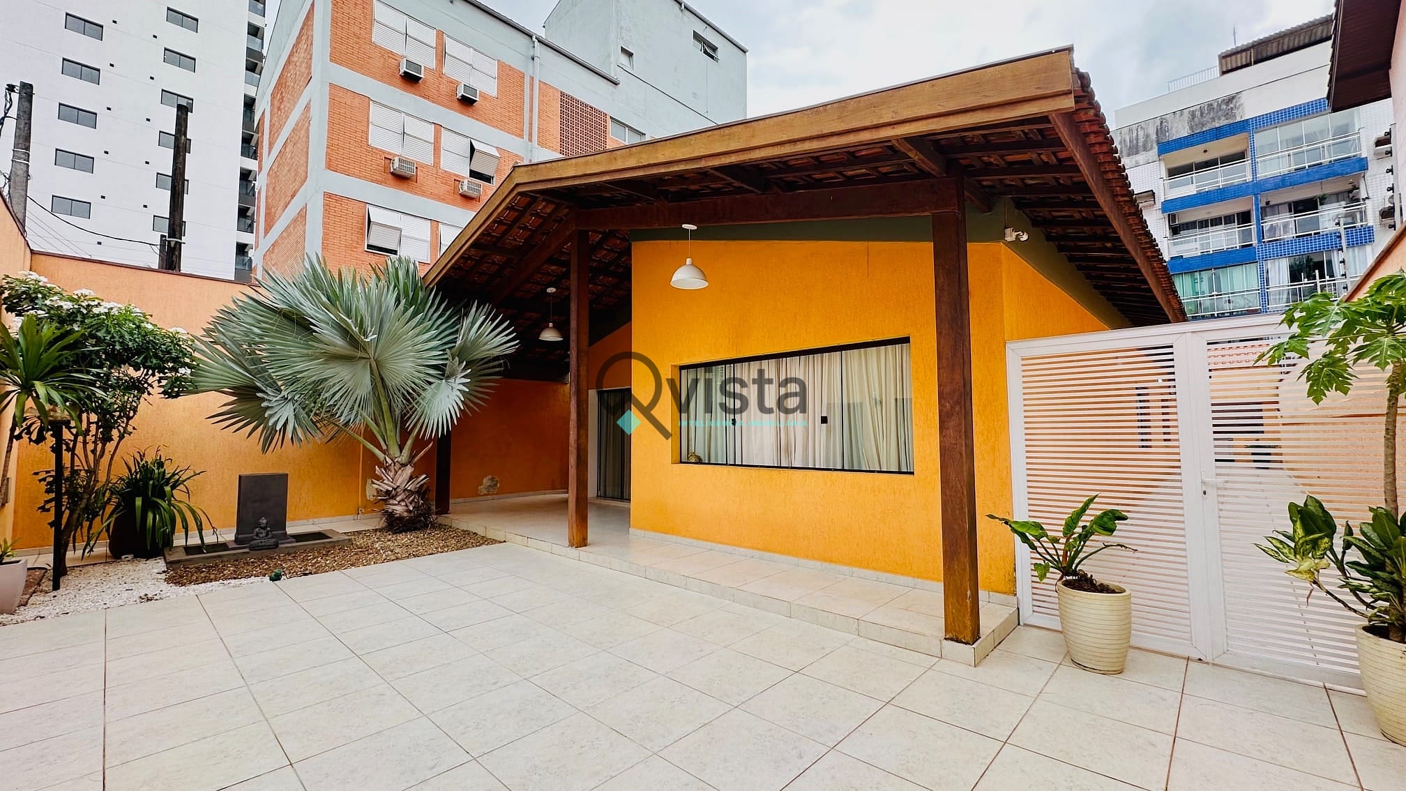 Casa, 4 quartos, 230 m² - Foto 1