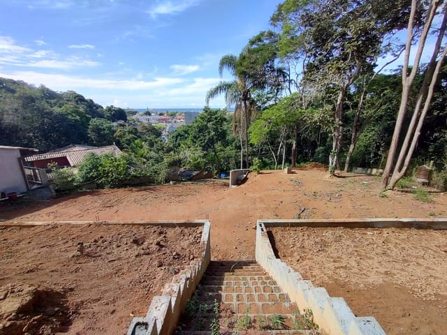 Terreno com 900m², à venda, no bairro Costazul em Rio das Ostras
