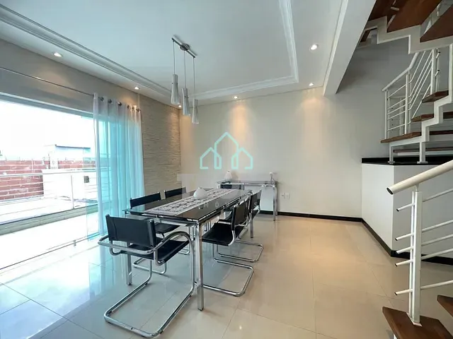 Casa com 260m² 3 quartos e 5 banheiros, à venda, no bairro Vila Jaboticabeira em Taubaté
