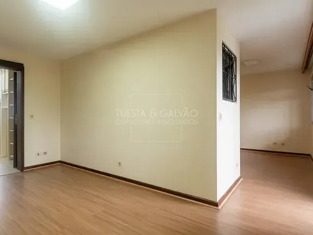 Casa com 203m² 3 quartos e 3 banheiros, à venda, no bairro Uberaba em Curitiba