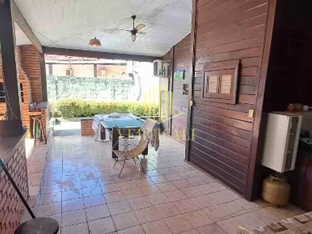 Casa 3 quartos e 2 banheiros, à venda, no bairro Jardim Cuiabá em Cuiabá