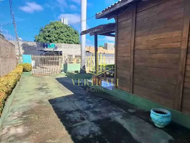 Casa 3 quartos e 2 banheiros, à venda, no bairro Jardim Cuiabá em Cuiabá