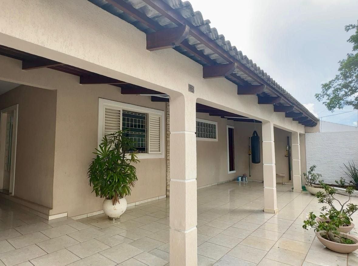 Casa à venda com 3 quartos, 176m² - Foto 2