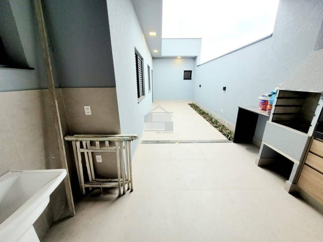Casa com 150m² 3 quartos e 2 banheiros, à venda, no bairro Parque Residencial Sabiás em Indaiatuba