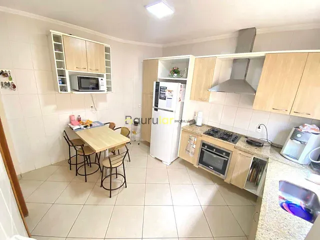 Casa 3 quartos e 5 banheiros, à venda, no bairro Quinta Ranieri em Bauru