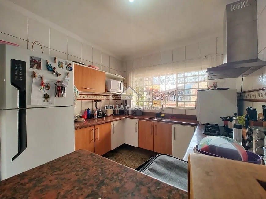 Casa à venda com 4 quartos, 361m² - Foto 2