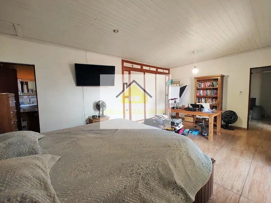 Casa à venda com 4 quartos, 361m² - Foto 9