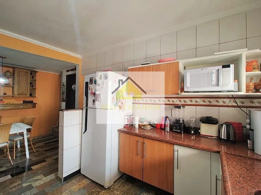 Casa à venda com 4 quartos, 361m² - Foto 3