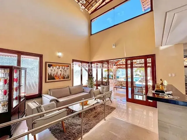 Casa com 1024m² 4 quartos e 5 banheiros, à venda, no bairro Aruana em Aracaju