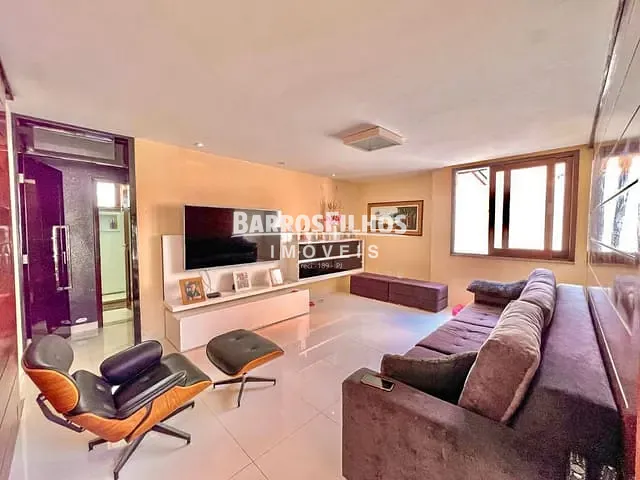 Casa com 1024m² 4 quartos e 5 banheiros, à venda, no bairro Aruana em Aracaju