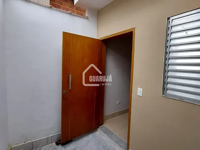 Casa com 40m² 1 quarto e 1 banheiro, à venda, no bairro Santa Cruz dos Navegantes em Guarujá