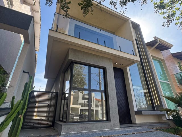 Casa 3 quartos e 4 banheiros, à venda, no bairro Vila Moraes em Mogi das Cruzes