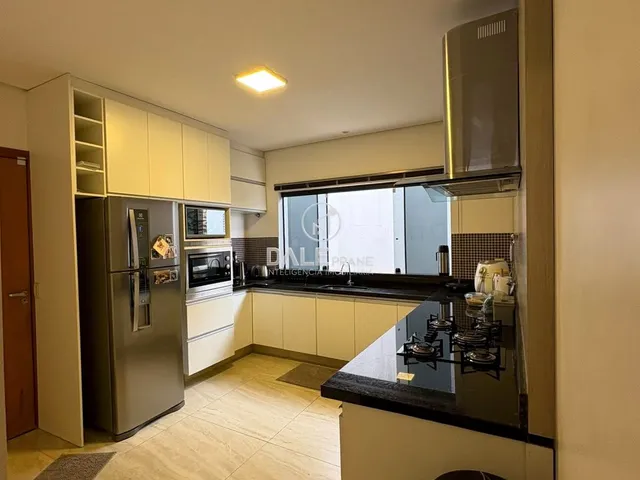 Casa com 400m² 4 quartos e 3 banheiros, à venda, no bairro Setor Habitacional Vicente Pires - Trecho 3 em Brasília