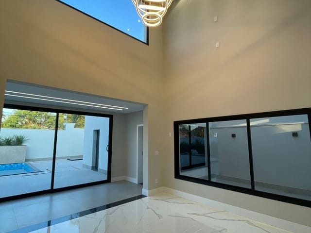 Casa com 480m² 4 quartos e 1 banheiro, à venda, no bairro Chácara Letônia em Americana