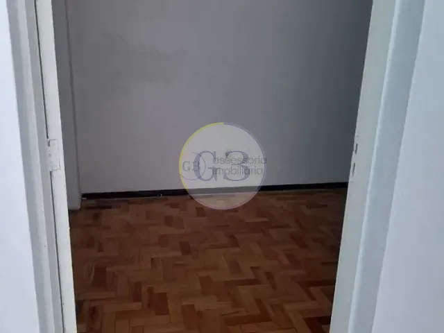 Casa 2 quartos e 1 banheiro, para alugar, no bairro Centro em Pelotas