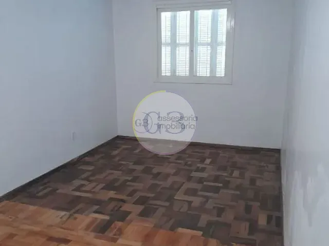 Casa 2 quartos e 1 banheiro, para alugar, no bairro Centro em Pelotas