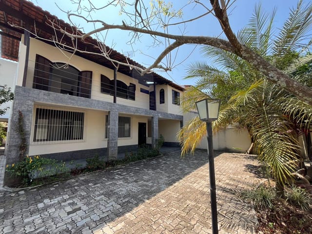 Casa com 360m² 6 quartos e 8 banheiros, à venda, no bairro Itaipu em Niterói