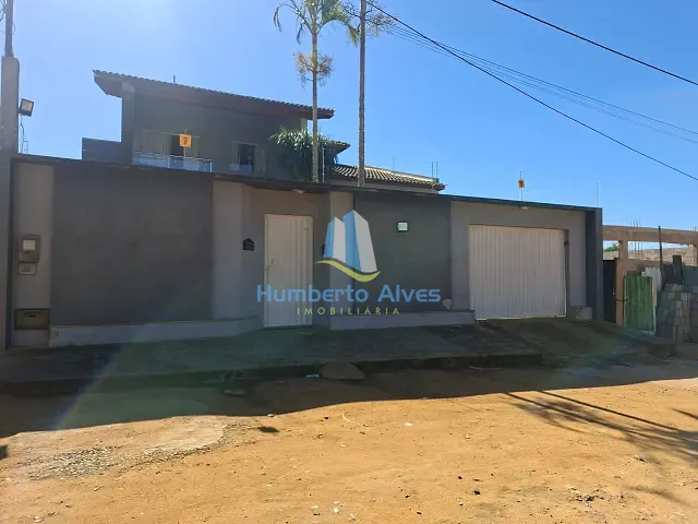 Casa com 360m² 3 quartos e 2 banheiros, à venda, no bairro Candeias em Vitória da Conquista