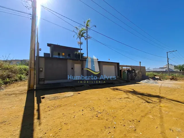 Casa com 360m² 3 quartos e 2 banheiros, à venda, no bairro Candeias em Vitória da Conquista