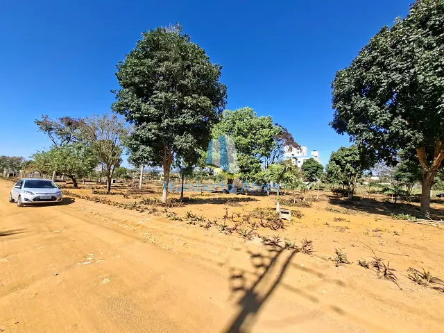 Casa com 360m² 3 quartos e 2 banheiros, à venda, no bairro Candeias em Vitória da Conquista