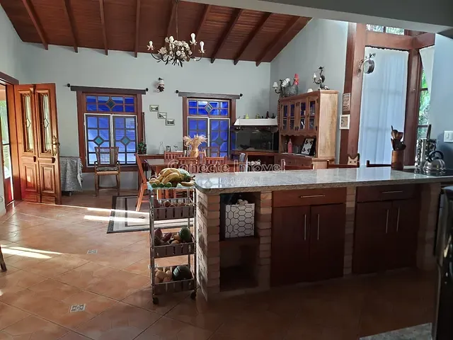 Casa com 765m² 3 quartos e 3 banheiros, à venda, no bairro Mirante da Ilha em Ilhabela