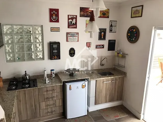 Casa com 300m² 3 quartos e 3 banheiros, à venda, no bairro Centro em Pelotas