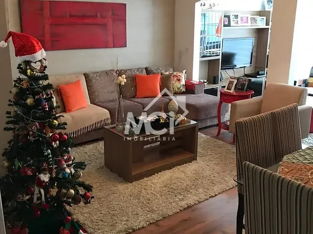 Casa com 300m² 3 quartos e 3 banheiros, à venda, no bairro Centro em Pelotas