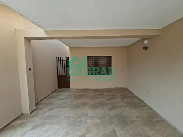 Casa 3 quartos e 1 banheiro, para alugar, no bairro Jardim Brasil em Itapeva