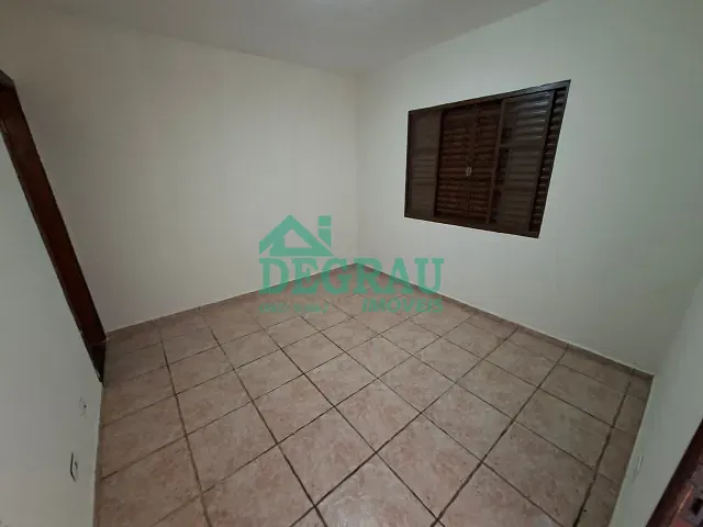 Casa 3 quartos e 1 banheiro, para alugar, no bairro Jardim Brasil em Itapeva
