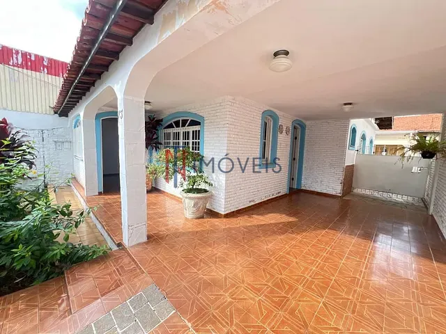 Casa com 300m² 3 quartos e 1 banheiro, para alugar, no bairro Alvinópolis em Atibaia