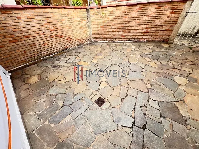 Casa com 300m² 3 quartos e 1 banheiro, para alugar, no bairro Alvinópolis em Atibaia