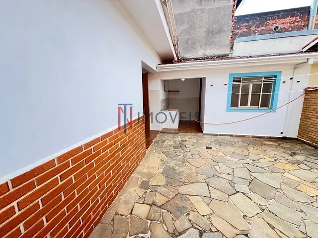 Casa com 300m² 3 quartos e 1 banheiro, para alugar, no bairro Alvinópolis em Atibaia