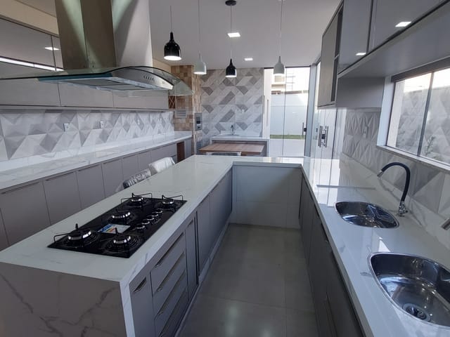 Foto do Casa - ALPHAVILLE I Casa nova pronta para morar de 3 suítes + cozinha com espaço gourmet e móveis planejados à venda, Universidade, Vitória da Conquista, BA | Locar Imóvel