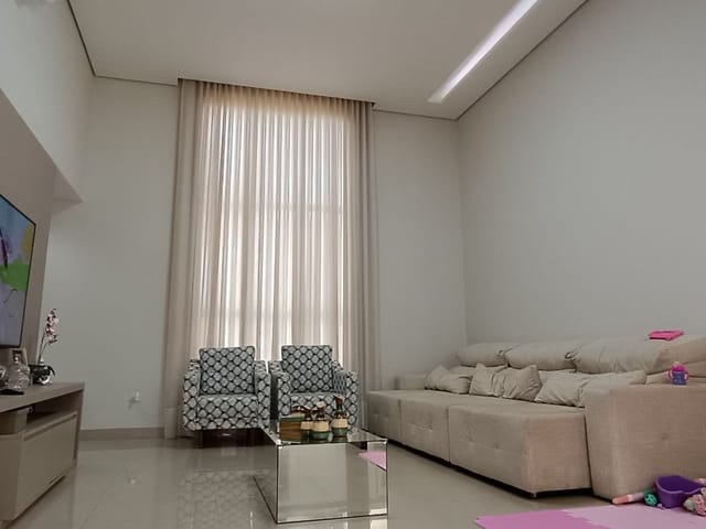 Casa com 252m² 3 quartos e 3 banheiros, à venda, no bairro Residencial Morada das Flores em Cambé