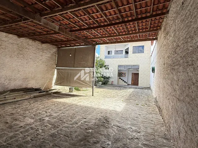 Casa 2 quartos e 1 banheiro, para alugar, no bairro Brasil em Vitória da Conquista