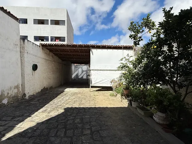 Casa 2 quartos e 1 banheiro, para alugar, no bairro Brasil em Vitória da Conquista