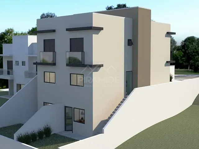 Casa 2 quartos e 2 banheiros, à venda, no bairro Jardim Bandeirantes em Poços de Caldas